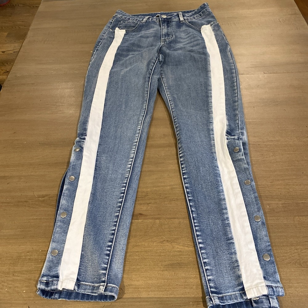 Southern Charm Womens Jeans size M White Stripe on Legs Snaps Below‎ Knees